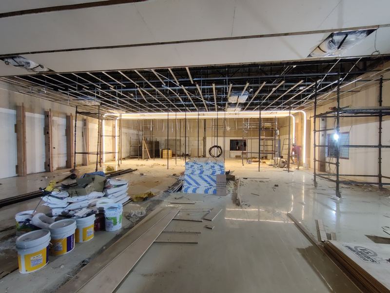 Showroom interior with false ceiling under fit-out