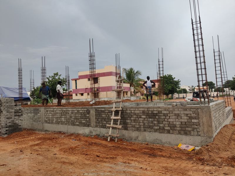 Residential site with column reinforcement in progress
